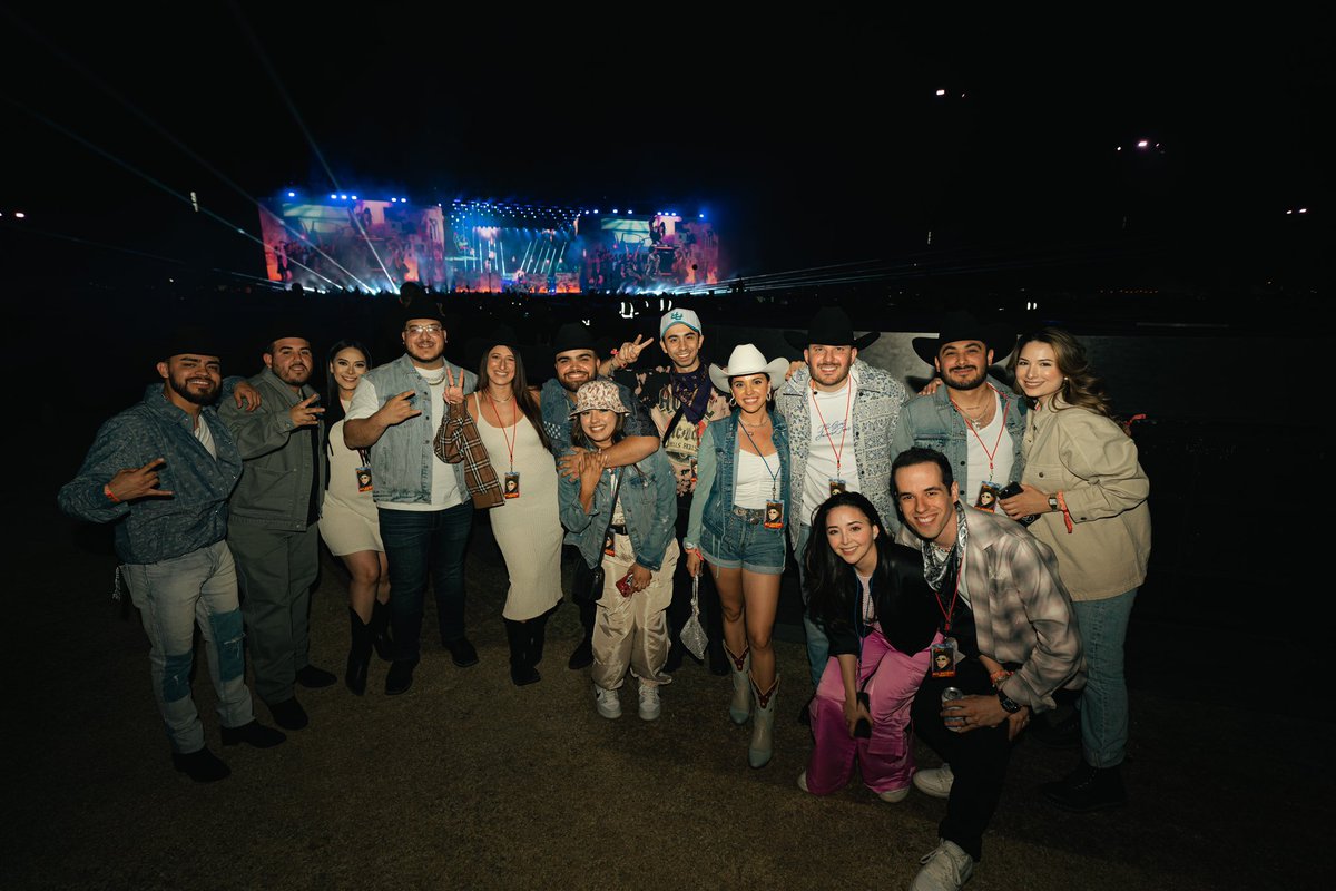ekadut's tweet photo. Grupo Frontera (client) on the main fucking stage at Coachella with Bad Bunny 🥹🇲🇽❤️ https://t.co/lCmQeQWJKP