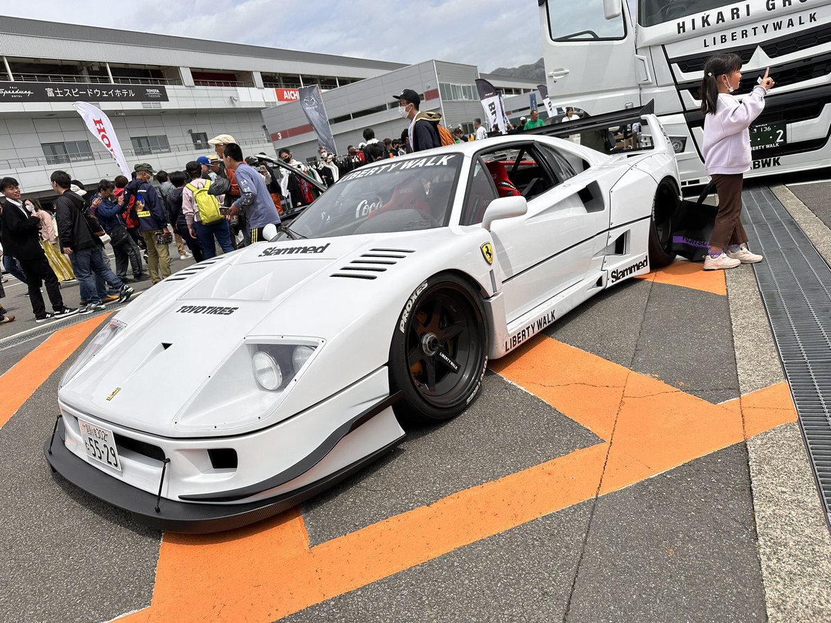 osakaautomesse's tweet photo. 見たことあるF40と思えば #オートメッセ でも出展していただいてる #LIBETYWALK さんです♪
ミーティングもすごいです！！

パレードランも予定だそうで😊

#モーターファンフェスタ2023 https://t.co/3T1Lc8X6n1