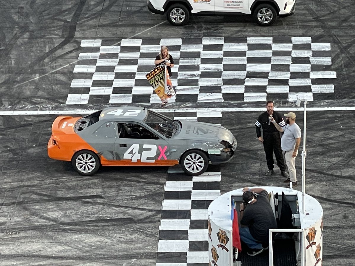 OrangeShowSW's tweet photo. David Stites picks up his FIRST WIN in Sport Compacts!
.
#orangeshowspeedway #sanbernardino #noscenter #route66 #nascar #nascar75 #socal #motorsports #race #racing #localracing #shorttrack #speedway #hotpitautofest #hotpit @hotpitautofest https://t.co/ODWKPUmMt9
