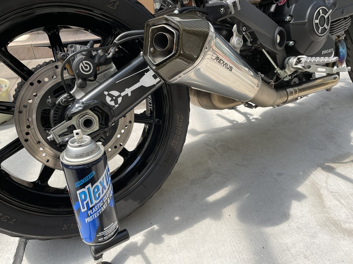 wing_n283's tweet photo. 水なし洗車派なので、推してるのはplexus!
remusマフラーの金属部もカーボン部もok！ヘルメットも
#plexus #remus #exzero https://t.co/GGM543VLsy