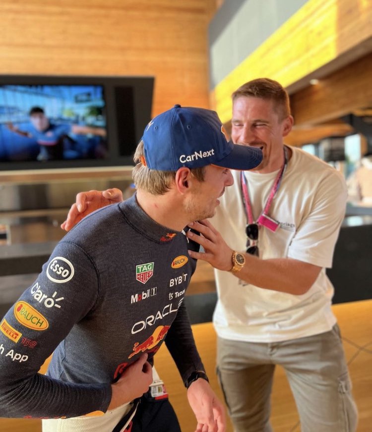 F1Newfan's tweet photo. @gajaemii ㅋㅋㅋ니킥도 당했다구요ㅋㅋㅋㅋㅋㅋ
너무 다소곳하게 안기는 게 너무 웃겨욬ㅋㅋㅋㅋㅋㅋㅋㅋㅋㅋㅋㅋ 저 저항 없는 발도🤣🤣 https://t.co/dxZN1Q4xBr