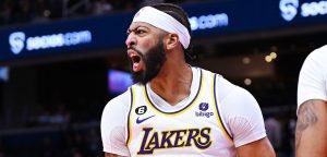 DrakeJenkins88's tweet photo. Brow got that look #LakeShow  @Lakers @SportsCenter @TwitterSports https://t.co/4GJdoCUzm3