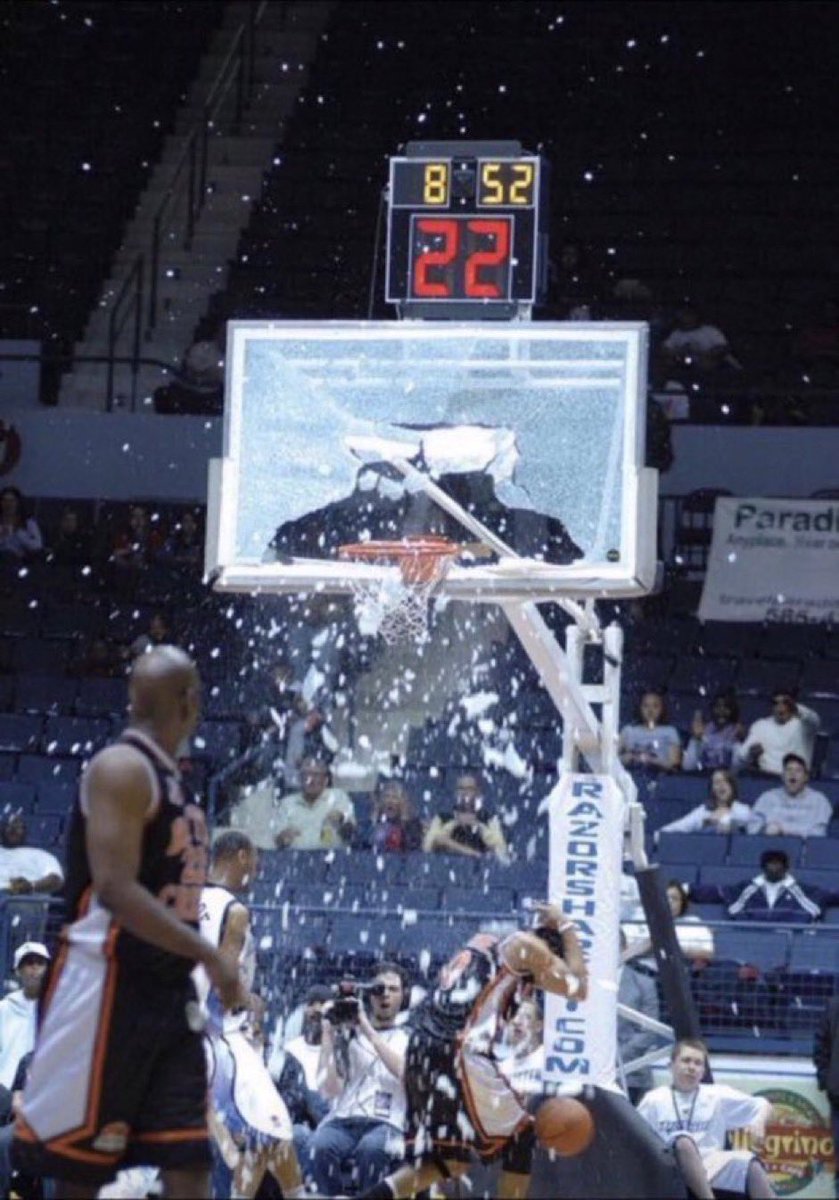 GoIdenState's tweet photo. “DILLON BROOKS FOR 3”

“DILLON BROOKS FOR 2”

“DILLON BROOKS FROM THE FT LINE”

“DILLON BROOKS UP FOR THE LAYUP”

“DILLON BROOKS FROM MID RANGE!”

“DILLON BROOKS WIDE OPEN 2 FEET AWAY FROM THE BASKET” https://t.co/ByTeYE3Tzq