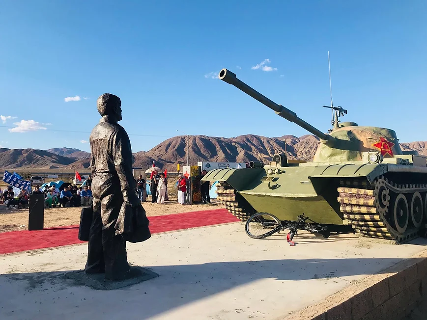 GundamNorthrop's tweet photo. After the sculptures of "Tank Man", "CCP Virus 2", "Recover Hong Kong" mural, & "Hong Kong Revolution", respectable artist Mr. Chen's next masterpiece will be related to the CCP's #ChainedWoman slave. See the original tweet. 👇🏾 https://t.co/TsGihooYgv