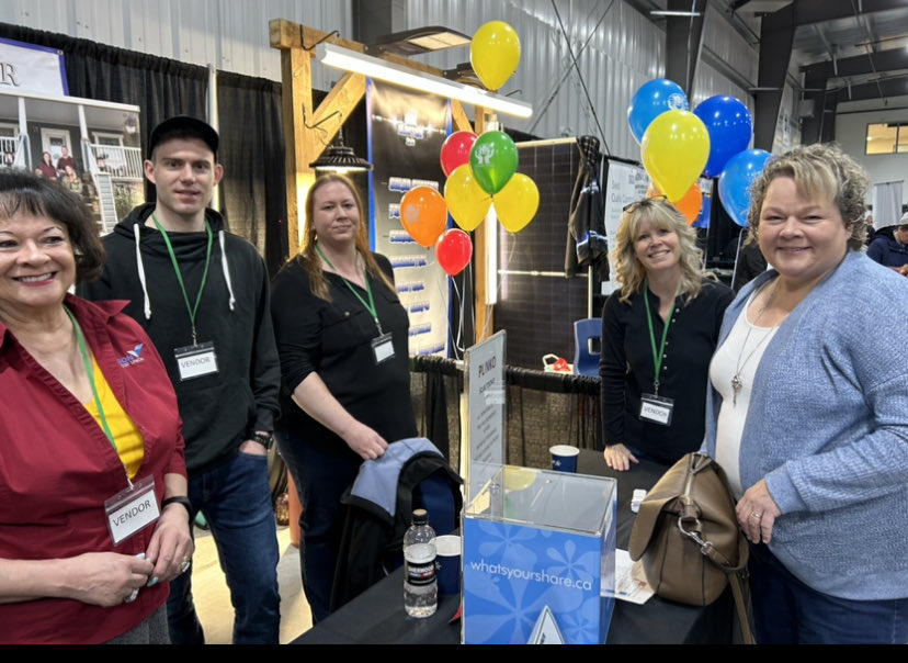 HomeniukJ's tweet photo. Great conversation with the folks from #VisionCreditUnion at the #TwoHills #Tradeshow https://t.co/yNPSlDYNj1
