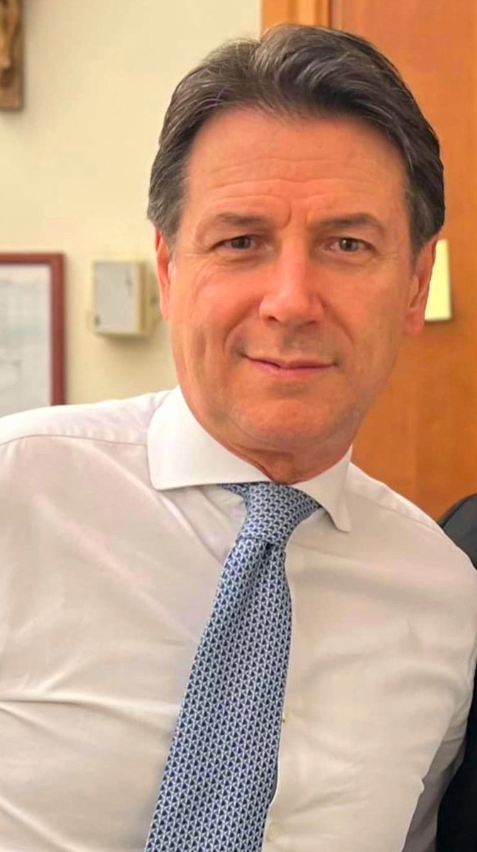 Tra pochi mesi compio sessant'anni. Ne ho vista di politica passare sotto i ponti.
Senza nulla temere posso dire che <a href="/GiuseppeConteIT/">Giuseppe Conte</a> è la persona giusta per una italia giusta. E che tutto il resto è stato, e tuttora lo è, una  persecuzione verso i vecchi, i giovani e i fanciulli