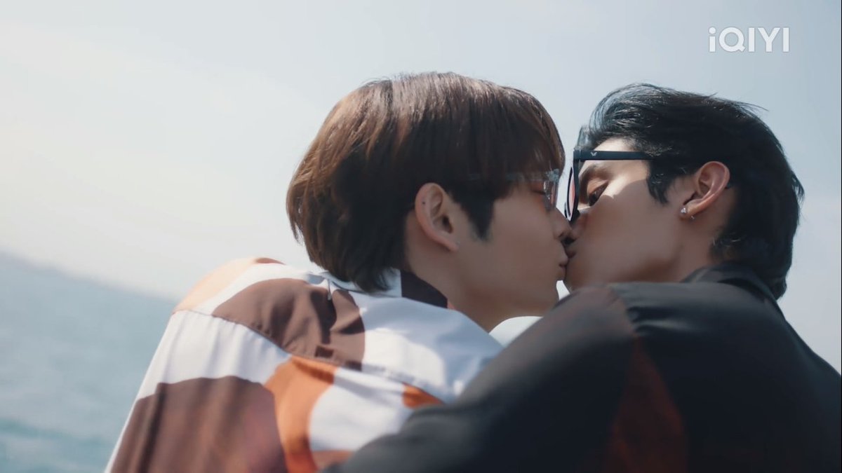 MayThu18344267's tweet photo. Romantic 

#NetJames
#BedFriendEP10 
#BedFriendFinalEP https://t.co/X4ouDeCeur