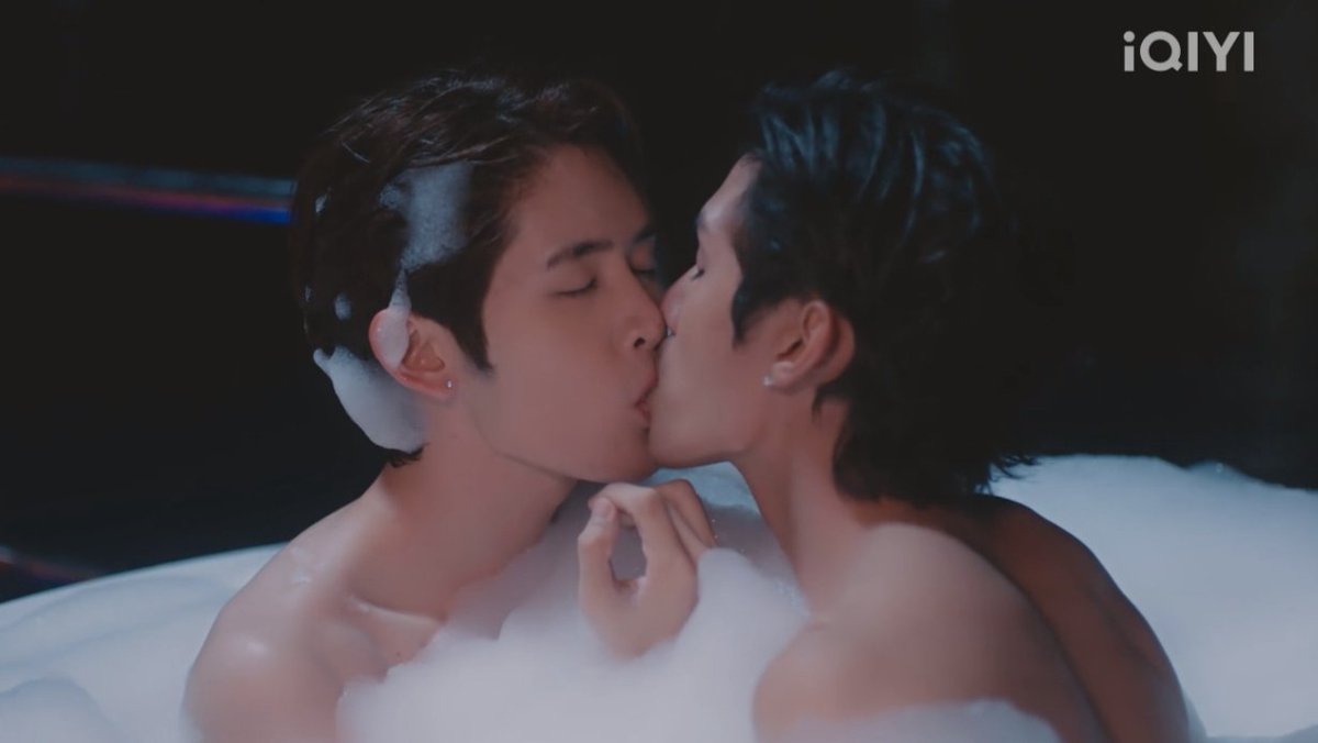 MayThu18344267's tweet photo. Romantic 

#NetJames
#BedFriendEP10 
#BedFriendFinalEP https://t.co/X4ouDeCeur