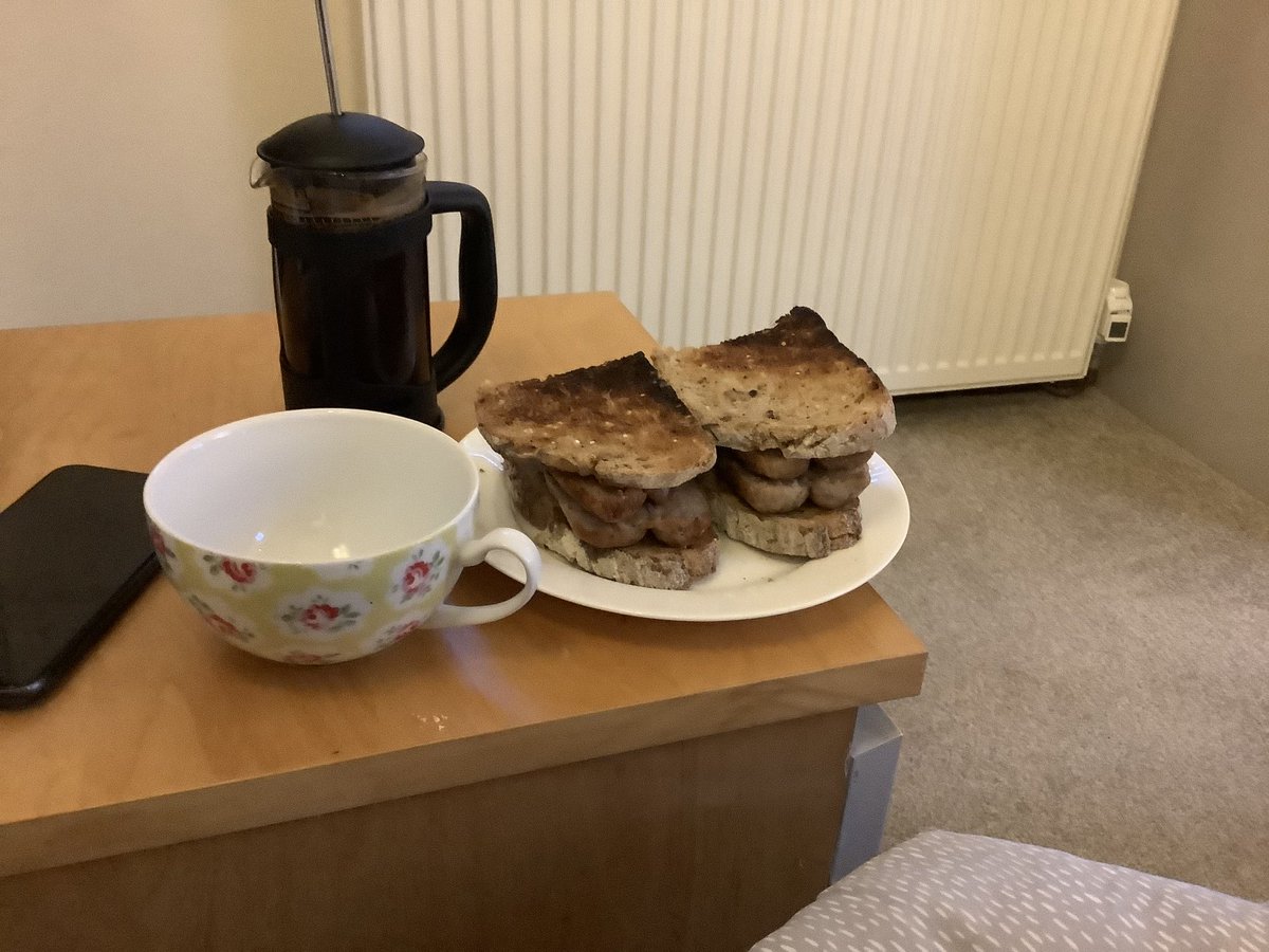 LeamingtonSBC's tweet photo. #SmashingSunday girls and boys. A bit rainy here at Pollard Towers but a beautiful banger beginning to the day. Iโm glad I got the main agricultural works done yesterday. Anyone watching the Magpie Murders? I havenโt a clue what is going on or when it is happening? https://t.co/fWczv5jb4w