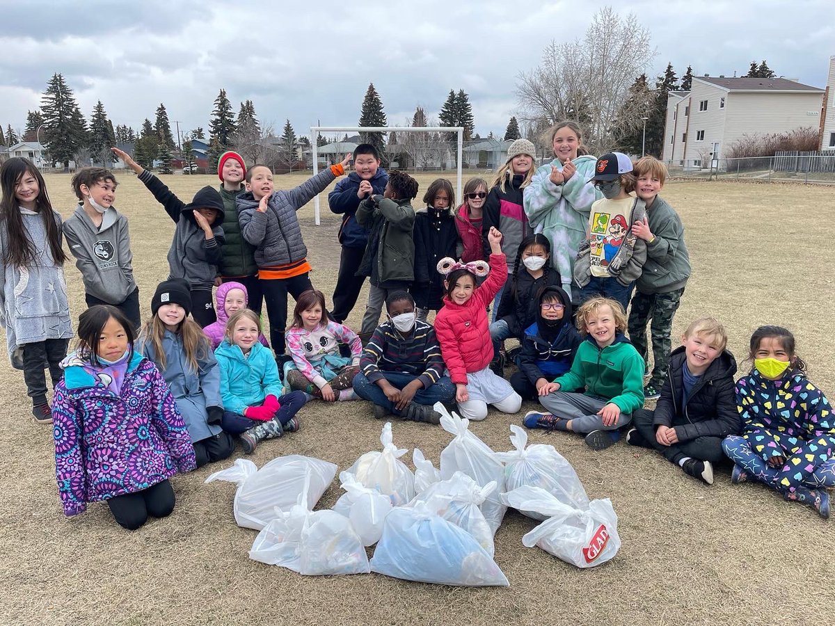 RSepsb's tweet photo. More RS eco-warriors hard at work! 🌎 ❤️ https://t.co/SKIWrR6u2A