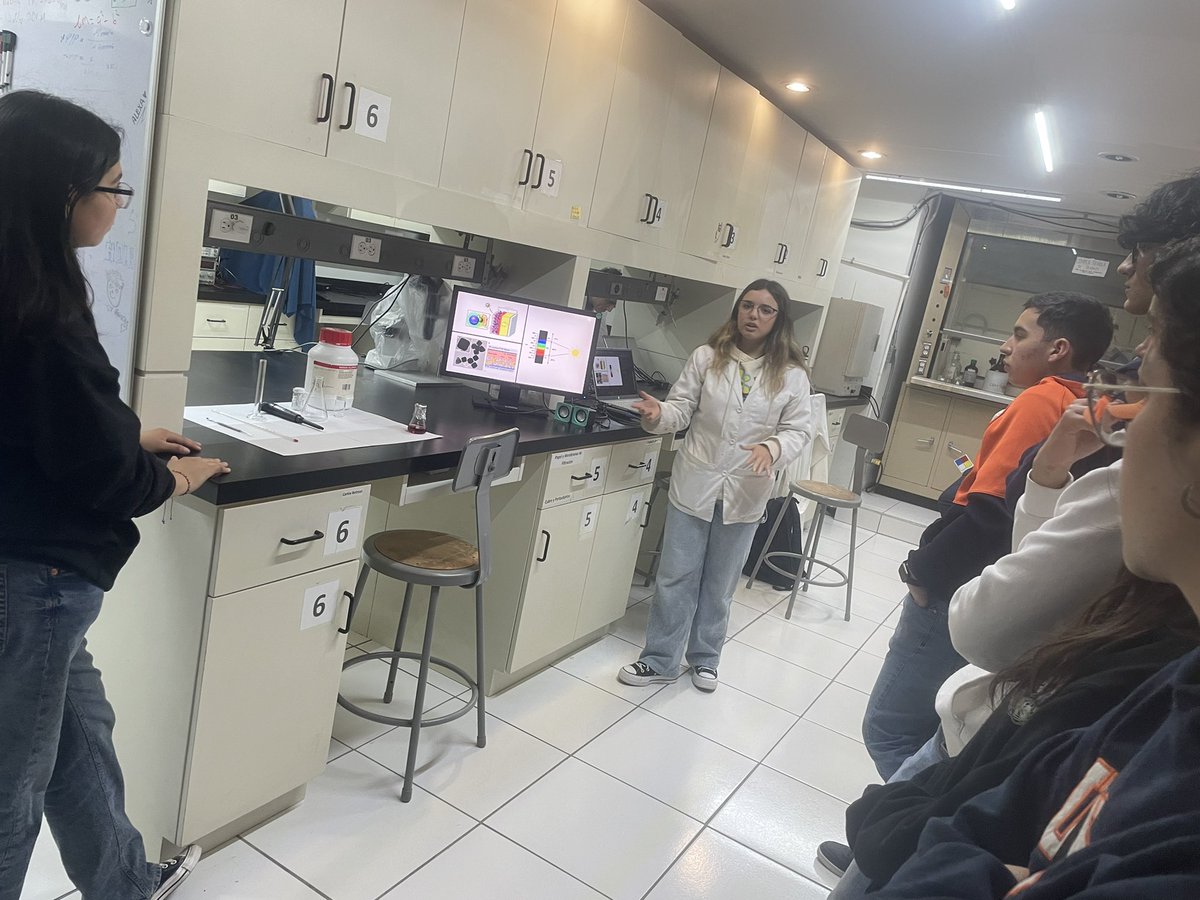 RomoHerrera_Lab's tweet photo. CasaAbierta 2023 (OpenHouse)
@CNyN_UNAM 

AG&amp;P
Assembly Graphene &amp; Plasmonics 

Alexa and Christian Palacios
@CNyN_CAPT https://t.co/5DrxNb6OFu