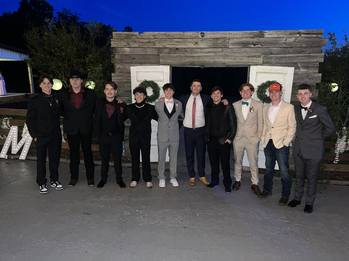 BoonvilleBoys's tweet photo. Our time! #Prom2023 #BoonvilleBoys #JohnP #SomeGuyNamedCheese https://t.co/WHakfv08He