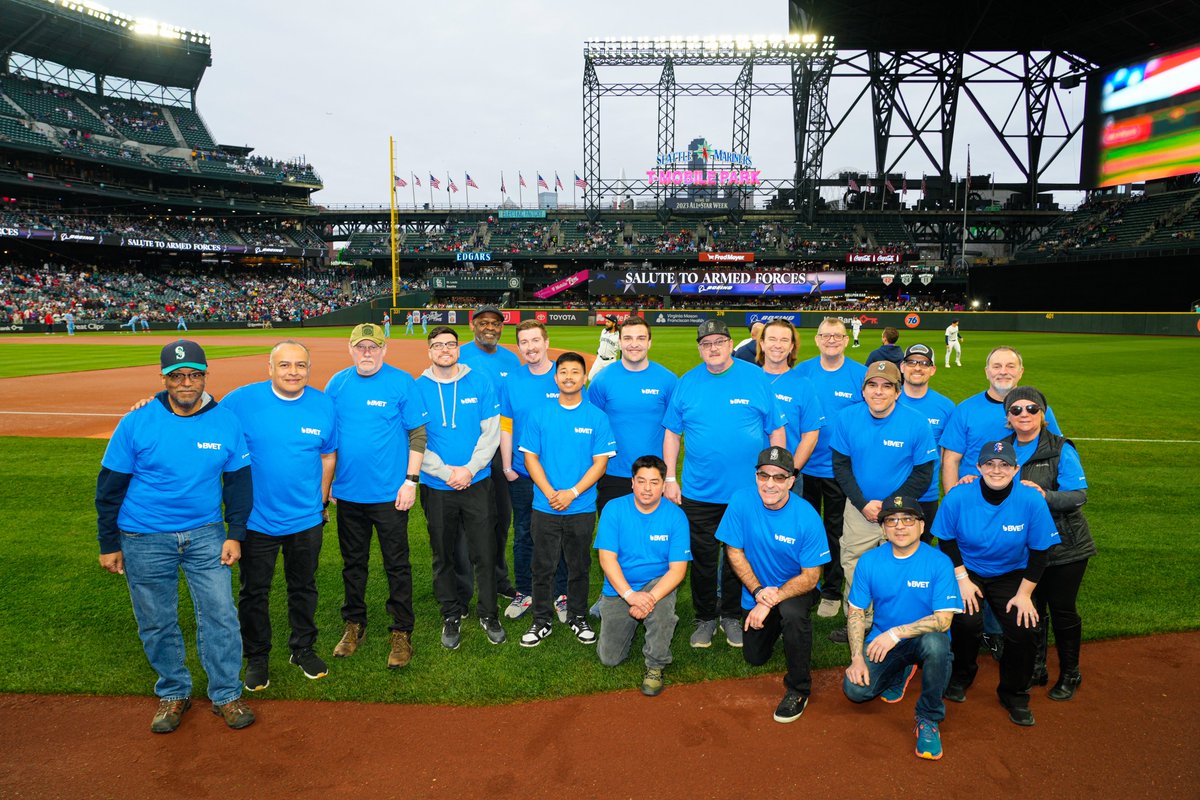 TMobilePark's tweet image. A huge thank you goes out to the members of the @BoeingWA Veterans Engagement Team for greeting the squad as they took the field today 🙌