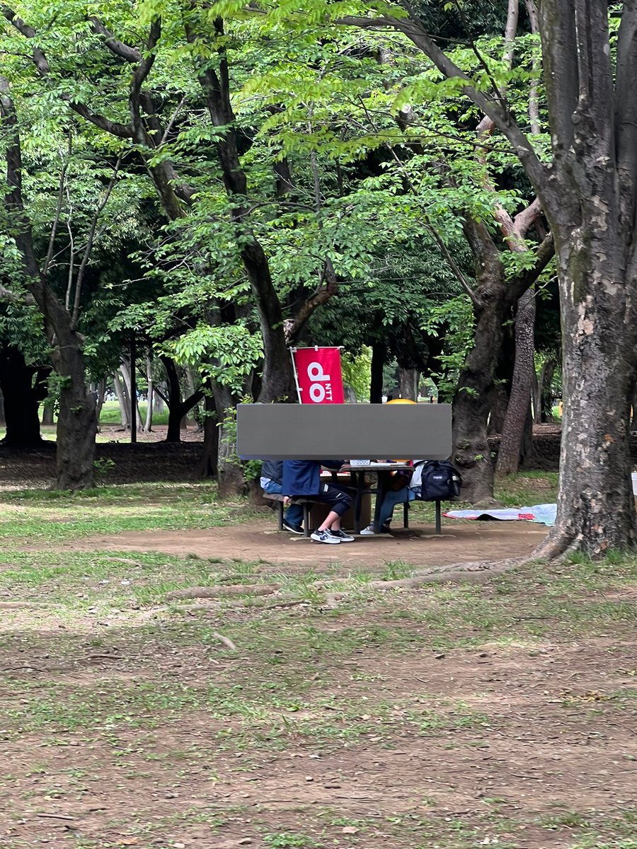 tt41770617's tweet photo. 公園に出張店舗ってあるの？ https://t.co/2qcpvggWbW