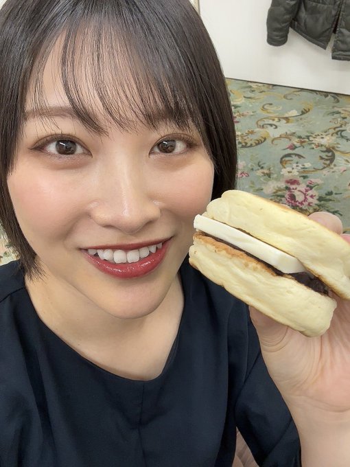 たくさん食べても翌朝になればおなか空く&hellip;🤣  自分では買うか悩むものもプレゼントしていただいたり,一生モノになり得るような素敵なアイテムをいただいたり&hellip;昔からいままでずっと有難く思っています。  会えなくてもAV購入してYouTube高評価付けてくれたり宣伝してくれてる方&hellip;ありがとう🥹💖