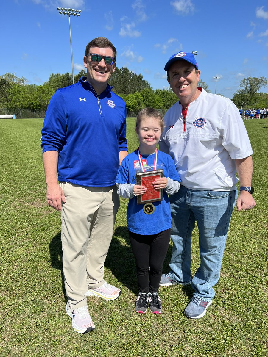 k_bolanos's tweet photo. My girl received the Debbie Elliot Award today at Special Olympics!! #theluckyfew https://t.co/1BTGTSzWq9