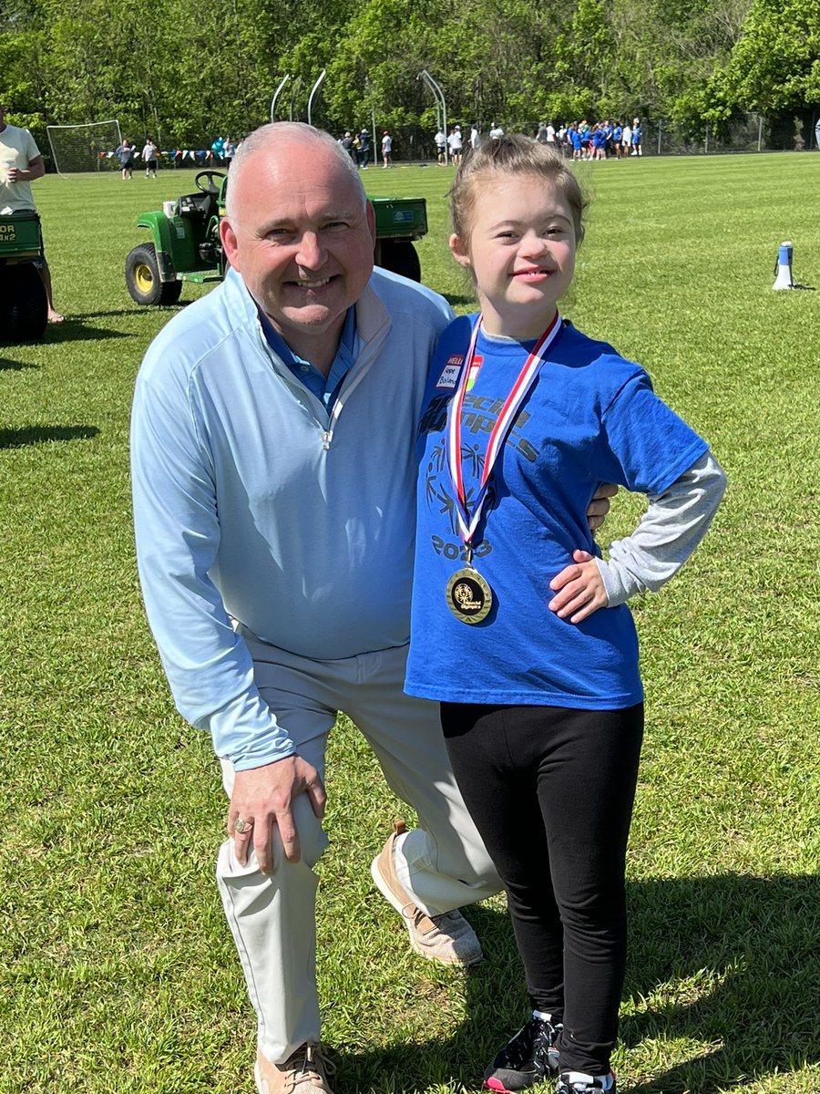 k_bolanos's tweet photo. My girl received the Debbie Elliot Award today at Special Olympics!! #theluckyfew https://t.co/1BTGTSzWq9