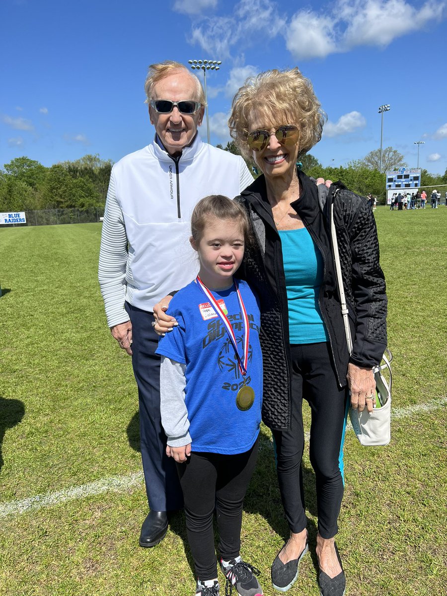 k_bolanos's tweet photo. My girl received the Debbie Elliot Award today at Special Olympics!! #theluckyfew https://t.co/1BTGTSzWq9