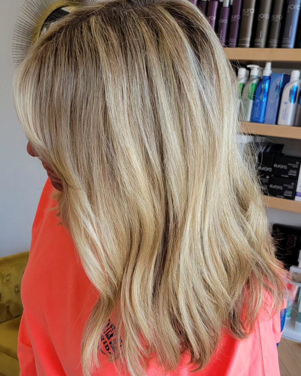 drager_ann's tweet photo. @drager_ann A few highlights and trim 🩷 thanks Mihalina https://t.co/nfk3coPbde