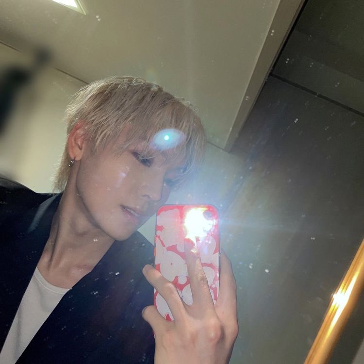 wonrrrano's tweet image. “put four of your biases from different kpop groups &amp;amp; let your moots tell you what it says about you” 

TELL ME 🤓🤓