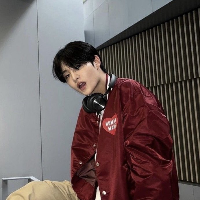 wonrrrano's tweet image. “put four of your biases from different kpop groups &amp;amp; let your moots tell you what it says about you” 

TELL ME 🤓🤓