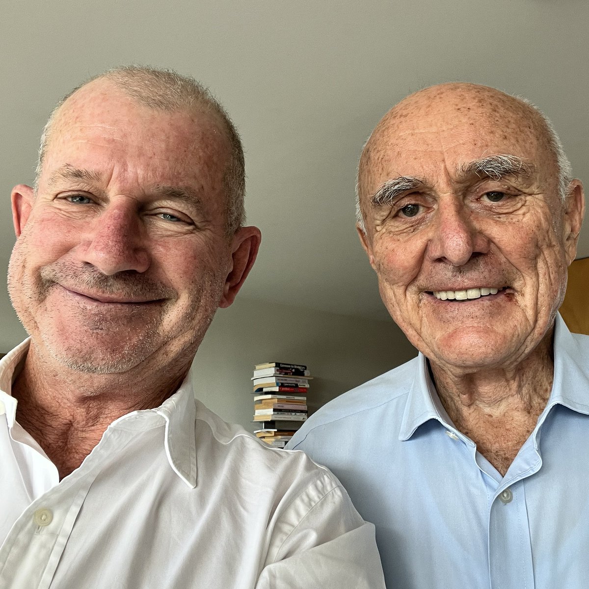 burgernomicspod's tweet photo. Really enjoyed jousting with Prof Allan Fels, Australia’s original consumer watchdog. A masterclass in anti competitive behaviour. Out soon on the Burgernomics Podcast. #burgernomicspodcast #demystifyingeconomics #accc https://t.co/sSRVNf113W