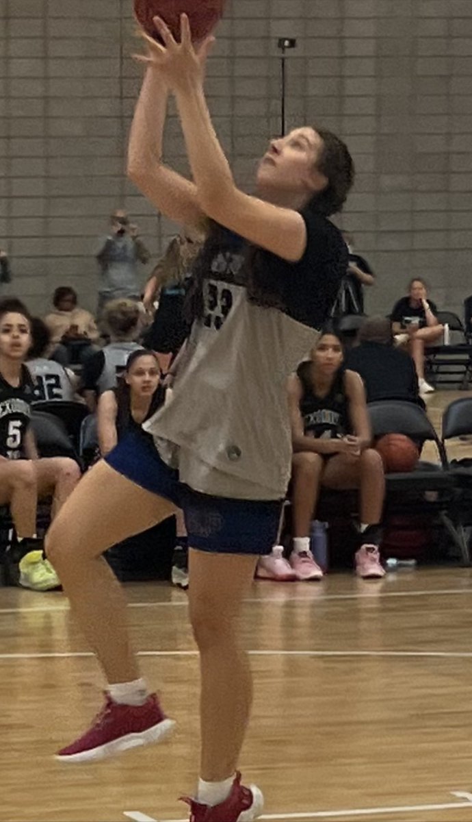 joeamathews's tweet photo. @CoachWaltGrlzBB AA County ⭐️ Ryleigh Adams from South River spotted out on the Under Armour circuit alongside Ava on this GLP squad. Great combo. https://t.co/PiHwaW83xN