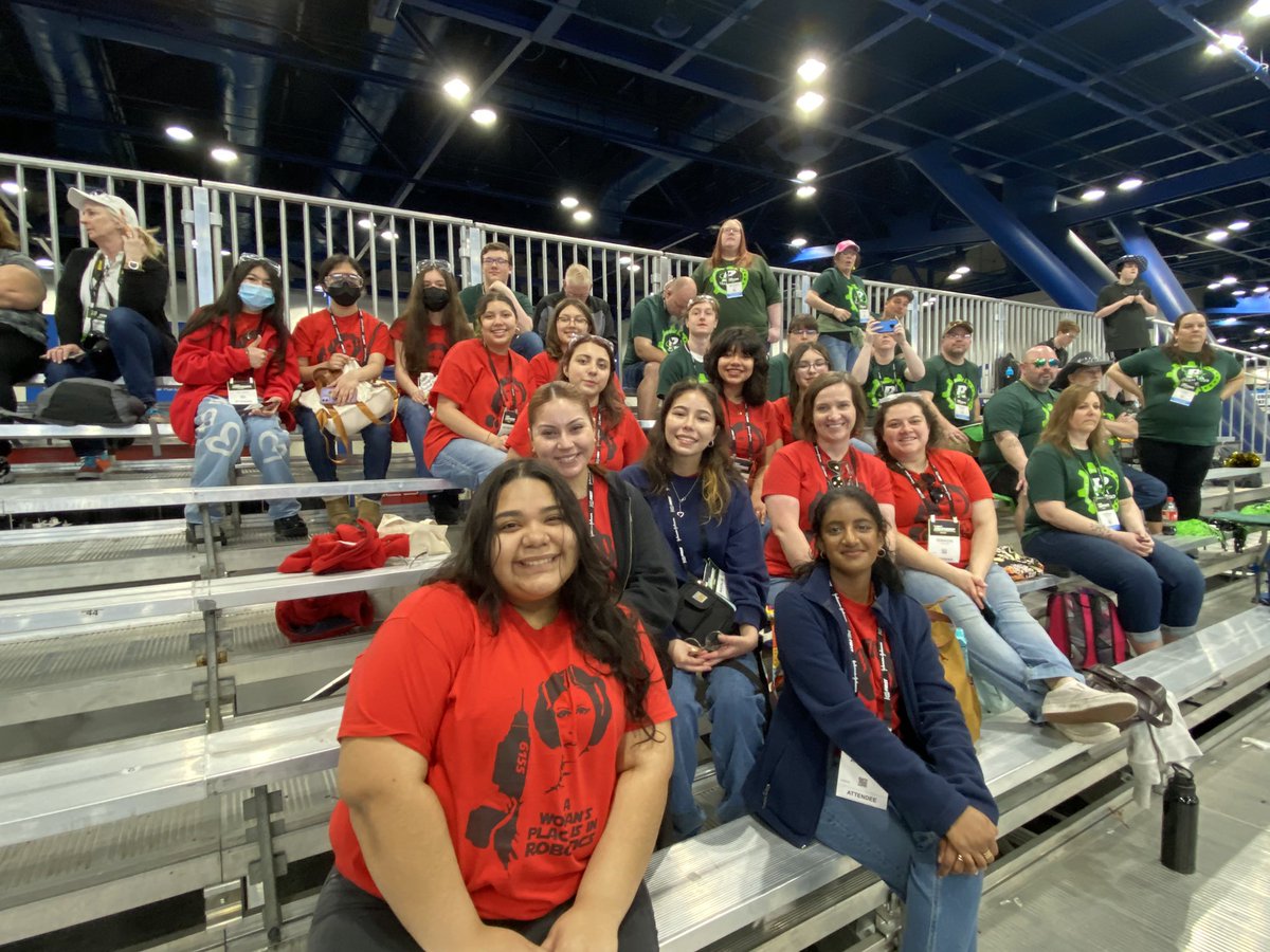 ElektraBots's tweet photo. We are so happy that we were given the opportunity to go to Worlds in Houston,Texas this year!
Although we did not compete we are thankful for the chance we had to learn so much more about the ways teams build their robots. We also ran into our sponsor Jay Flores!!#WomenInSTEM https://t.co/VMa5jeuBSd