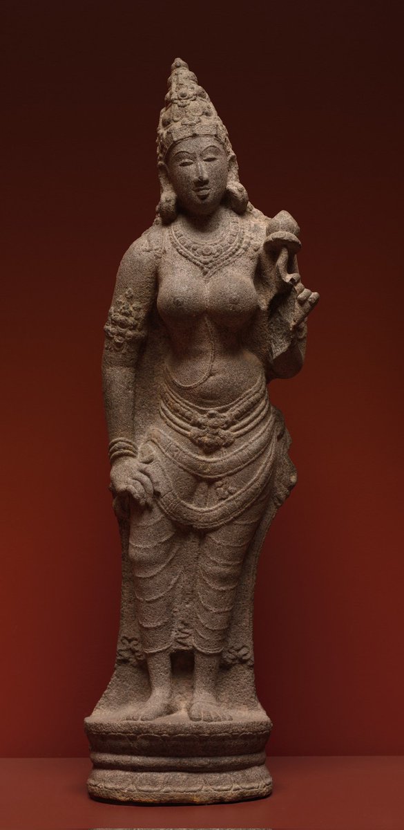 Goddess Bhumi or #BhuDevi is the Personification of the Earth.
She's one of the two wives of God #Vishnu 
This c900AD #CholaDynasty Statue of Bhu from Pudukkottai #TamilNadu is now at @ClevelandArt
On #EarthDay 
#CholaEmpire @ranjona @DalrympleWill @vijivenkatesh @Arthistorian18