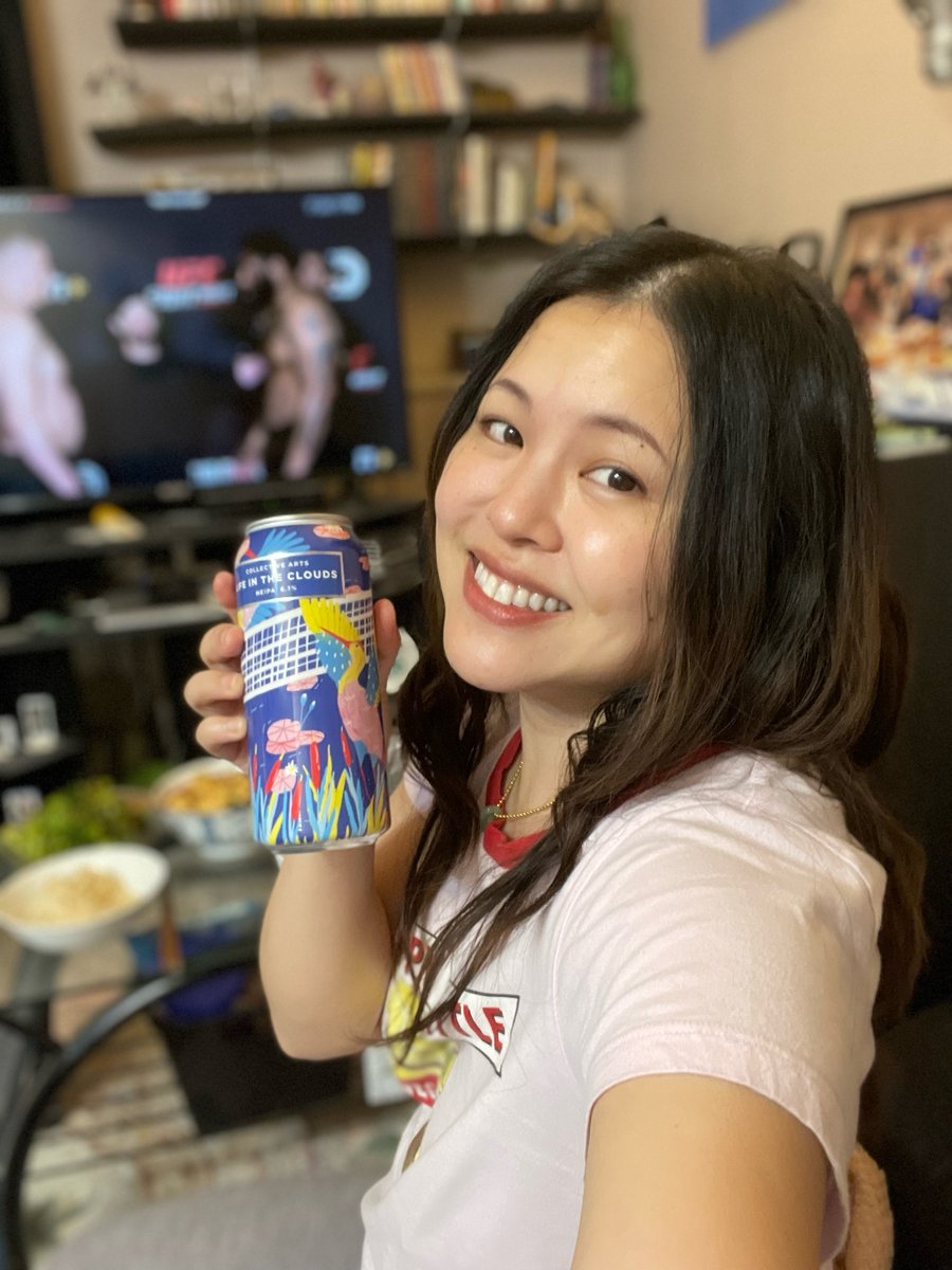 hhwoli's tweet photo. Saturday nights are fight nights! Enjoying this juicy sweet #neipa by @CollectiveBrew with the #ufcfightnight #ufcvegas71 isn’t the art by @iruksson beautiful? #supportlocal #beergirl #beermama #beerreview #beersoftheworld #bccraftbeer #weekendvibes #beautifulbc https://t.co/xkLWOV1Q2F