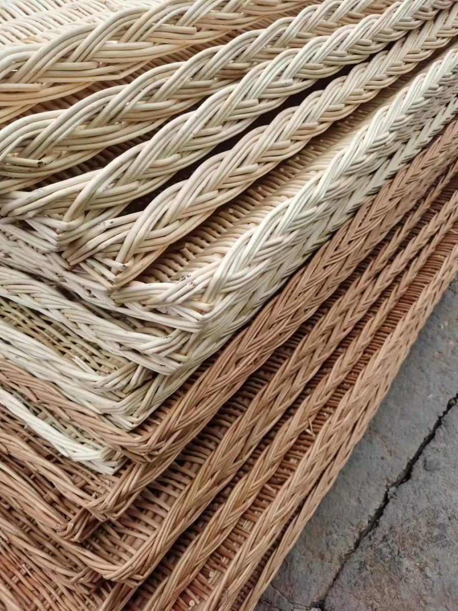 phoenix_coffin's tweet photo. Beautiful, hand-woven coffin lace #weavecoffin #casekts #childcasket #green #natural #handmade #handcraft #oldskills #oldways #traditionalcrafts #willowweaving #skills #craft #oldcrafts #basketry #weaver https://t.co/N4YxddpRKi