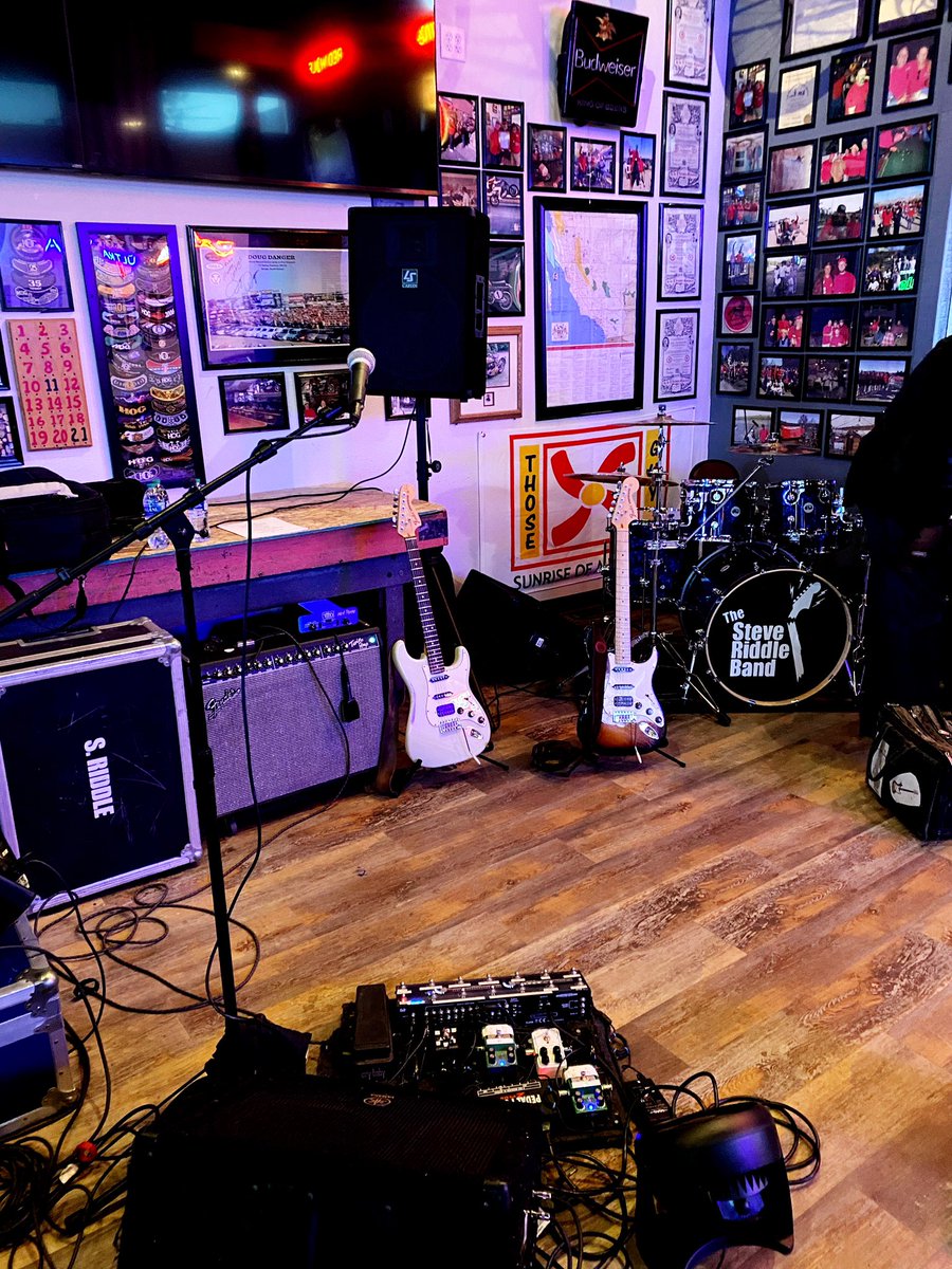 steveriddleband's tweet photo. Getting ready to throw down in Crestline #bands #livemusic #bars #pubs #bluesmusic #steveriddleband #steveriddle #crestline #crestlineca https://t.co/XHo7cMPxpO