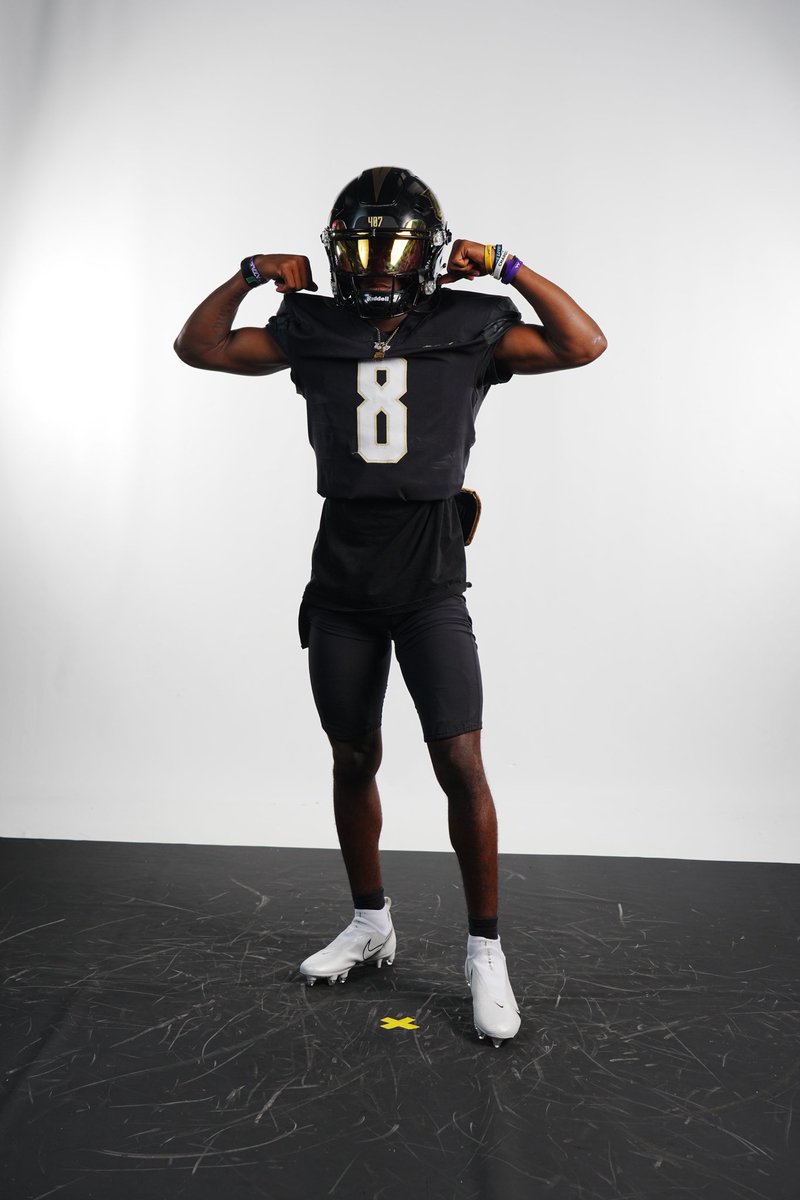 DuranGuilford's tweet photo. Definitely had great time at UCF last Friday during the spring game⚔️🏝️had a great time loved the environment#CHARGE ON⚔️@UCF_CoachMoore @UCFKnights @CoachMosah @mdiesel321 @Cocoa_Schneider https://t.co/t5b1Gb89mg