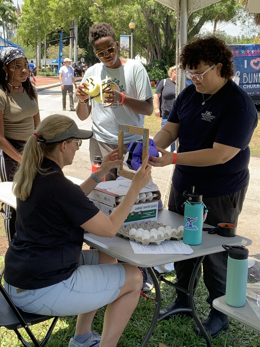 TheScienceGiant's tweet photo. 🥈🥚Congratulations to @ADHUS_FAUHS senior Charlie Landstrom on 2nd place in the "Drop It" challenge at the @CoxSci 2023 #EngineerIt competition to create the lightest egg container that will protect a raw egg from cracking when dropped during thirty feet high freefall. https://t.co/nKKEiFyR1a