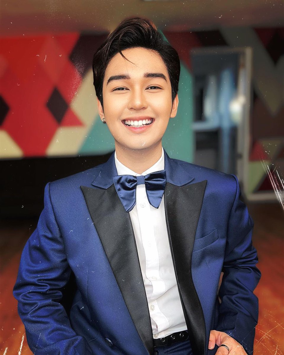 UmaliBeng's tweet photo. BLAZING REIVEN ON ASAP
#ReivenUmali | @reiven_umali https://t.co/PXr0jCBags