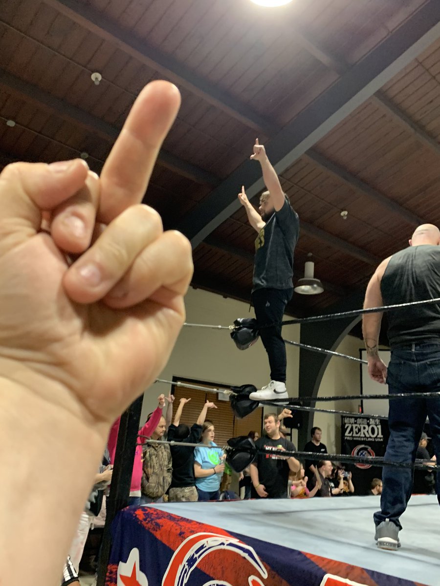 Team_Cline's tweet photo. @iam_Lander YOU DAMN TRAITOR! https://t.co/cm2qM0khsQ