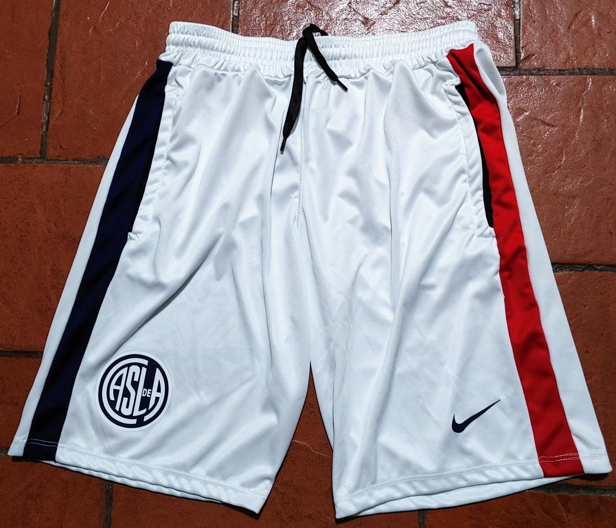 SanLorenzoRedes's tweet photo. Sorteo sábado 6 de mayo. Short de @SanLorenzo talle XL. El ganador elige el modelo.
Si sos del interior te lo envíamos.
Para participar nos tenés que seguir darle rt a este tweet.
Si querés tener más chances seguinos en nuestro canal de Youtube. 👇
https://t.co/IiyxXrBaHx https://t.co/sKcXdVsRED