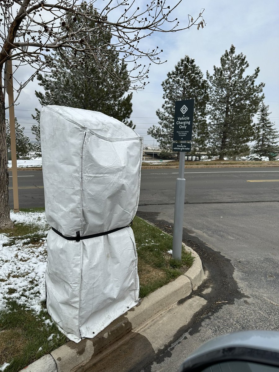 derekrollings's tweet photo. @RANtracker  RAN network looking VERY close to opening in Broomfield Colorado at Flatirons mall - cabinets are in, but covered along with signage.  Hopefully up and running soon.  Also has a trailer pull thru spot! https://t.co/mJHKr2508J