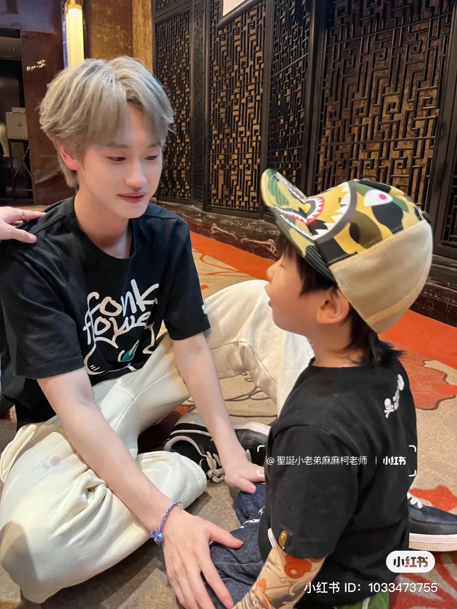 (📝)  2023.04.23 

聖誕小老弟麻麻柯老师

©️ xhslink.com/NuJamp

#Liuzhang #AK刘彰 #INTO1
#INTO1LiuZhang #INTO1AK