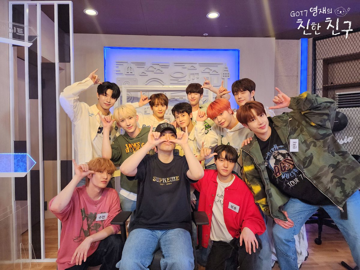 🦦친친 아친소🦦

최다인원 #싸이커스 🌱 친친 등판!
데뷔 한 달차에 이렇게 완벽한 라이브가 된다고?
10년차 호흡 같은 티키타카 실화라고?
이미 완성형 아이돌⭐️👏👏

#도깨비집 #rockstar 🎵
플리에 꾸욱 담으러 출발~😊❤️

#MBC #RADIO #GOT7영재의친한친구 #GOT7 #영재 #xikers <a href="/xikers_official/">xikers(싸이커스)</a>