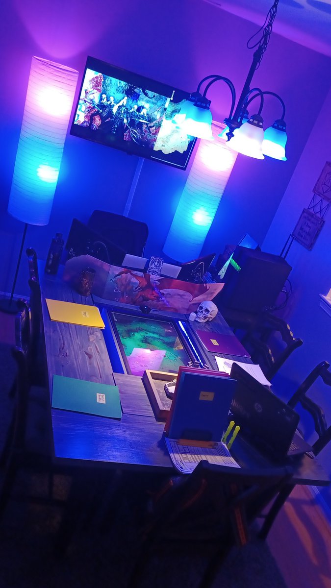 LobosGarage's tweet photo. Just finished DMing a D&amp;D session on the new gaming table and it was awesome! All woodwork done by sparkplug_art on Instagram! https://t.co/hetHIT2hFh
