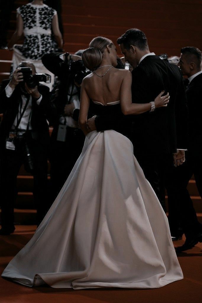 OWNSTHESKY's tweet photo. ㅤㅤ
ㅤㅤ
And for the supportive and sweet husband. I'd love to have a husband like Ryan Reynolds but God has sent me @SoliloquyOfMind.

ㅤㅤㅤㅤㅤㅤ https://t.co/8bnEOu0nS6