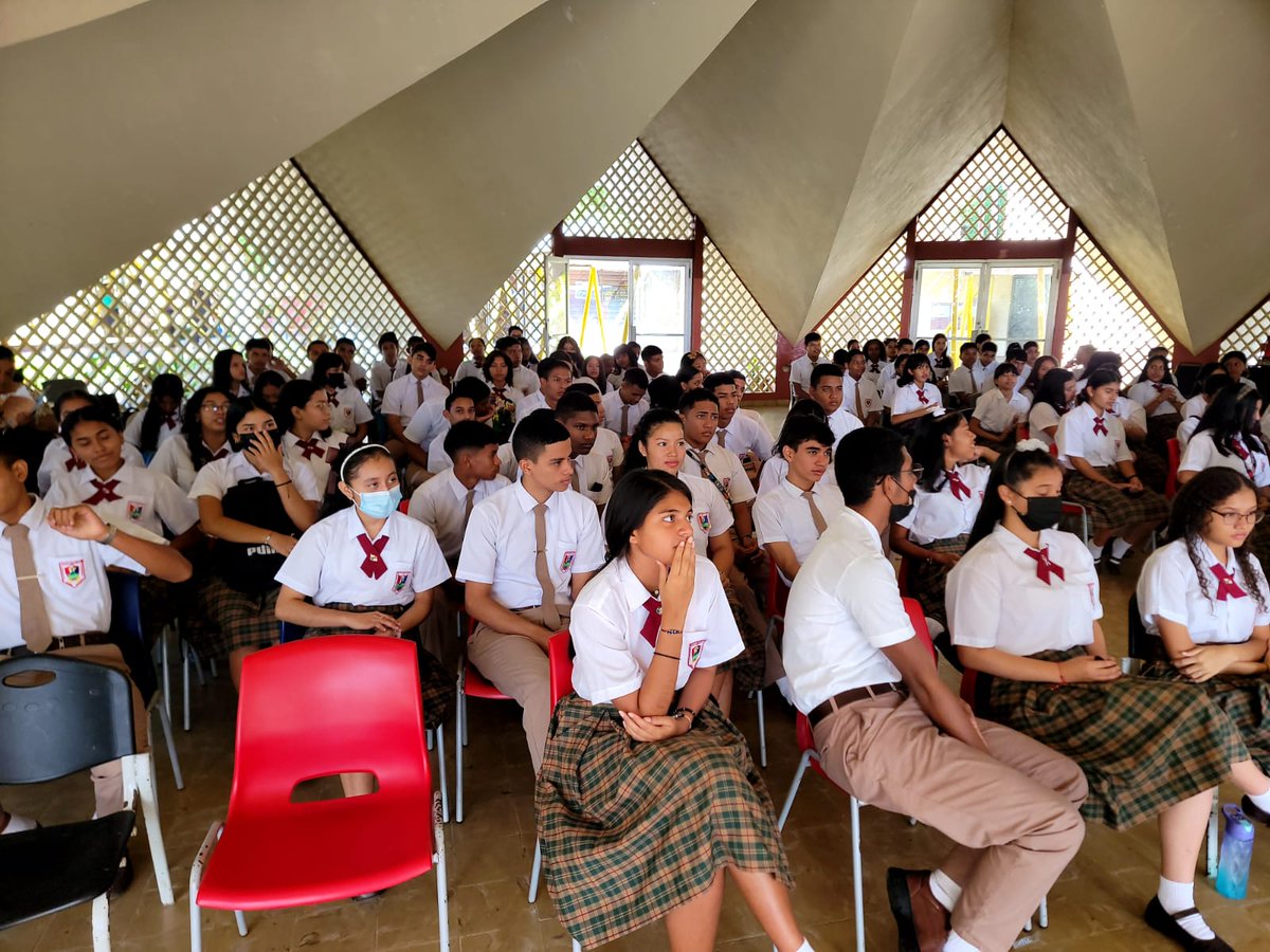 adoptabosque's tweet photo. En el marco del #DíadelaTierra tuvimos una jornada educativa @InstitutoPanamaNorte.
Pudimos atender 200 estudiantes y llevar el mensaje de #InvertirEnnuestroPlaneta
Gracias al Mgstr Víctor Pimentel, Director y el Prof Guillermo Fadul
#EducAmbiental
#EarthDay #InvestInOurPlanet https://t.co/jDGVB54HCn