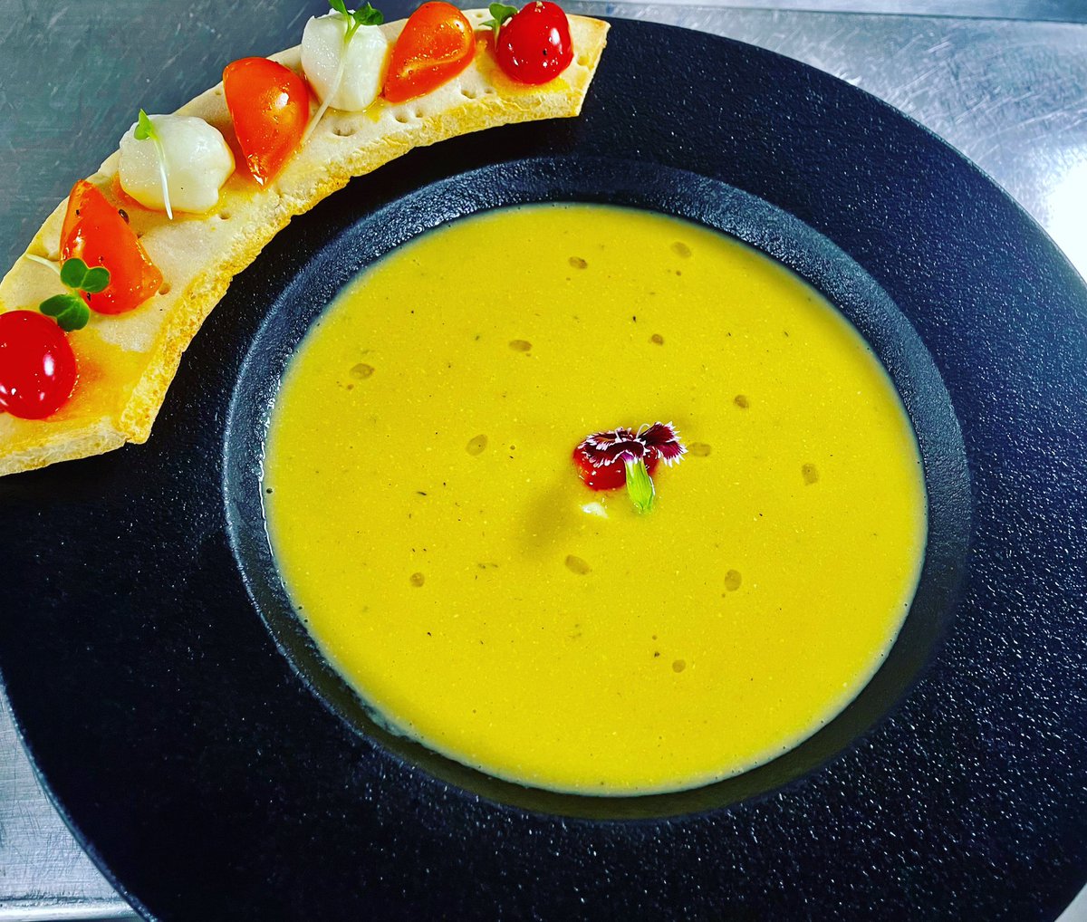 nnishant15's tweet photo. This summery soup gets the most out of each ear of corn: Use the cobs to make a thyme-infused broth and saute the kernels to puree into the soup.
.
.
#corn #cornsoup #thyme #herbs #soup #souprecipe #healthy #healthyeating #healthysoup #healthyeatingideas #chefstagram #chefstalk https://t.co/O1S3Y5pao2