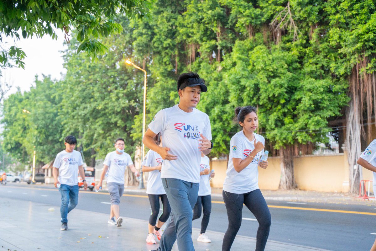 indembcam's tweet photo. Ready, set, go…!
Successful #runforeqaulity organized by @indembcam in association with @CambodiaIndian & #Runwithsai. Amb @devyani_K flagged off #marathon & also participated in the run @IndianDiplomacy @MEAIndia @PeacePalaceKH
#AmbedkarJayanti2023 #marathonsunday
#Ambedkar https://t.co/ybYRngK7Xh