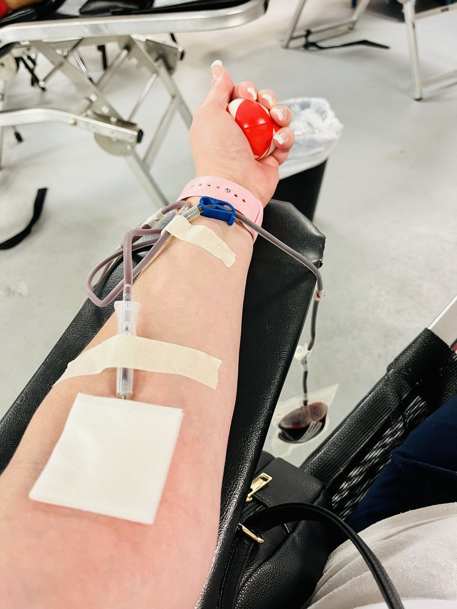 DeniseHHahn's tweet image. Happy I got the chance to donate blood today. I’ve never been to the #BikerChurch in Manvel &amp;amp; I met some really great people.🏍️ #CommitForLife 🩸🅱️➕