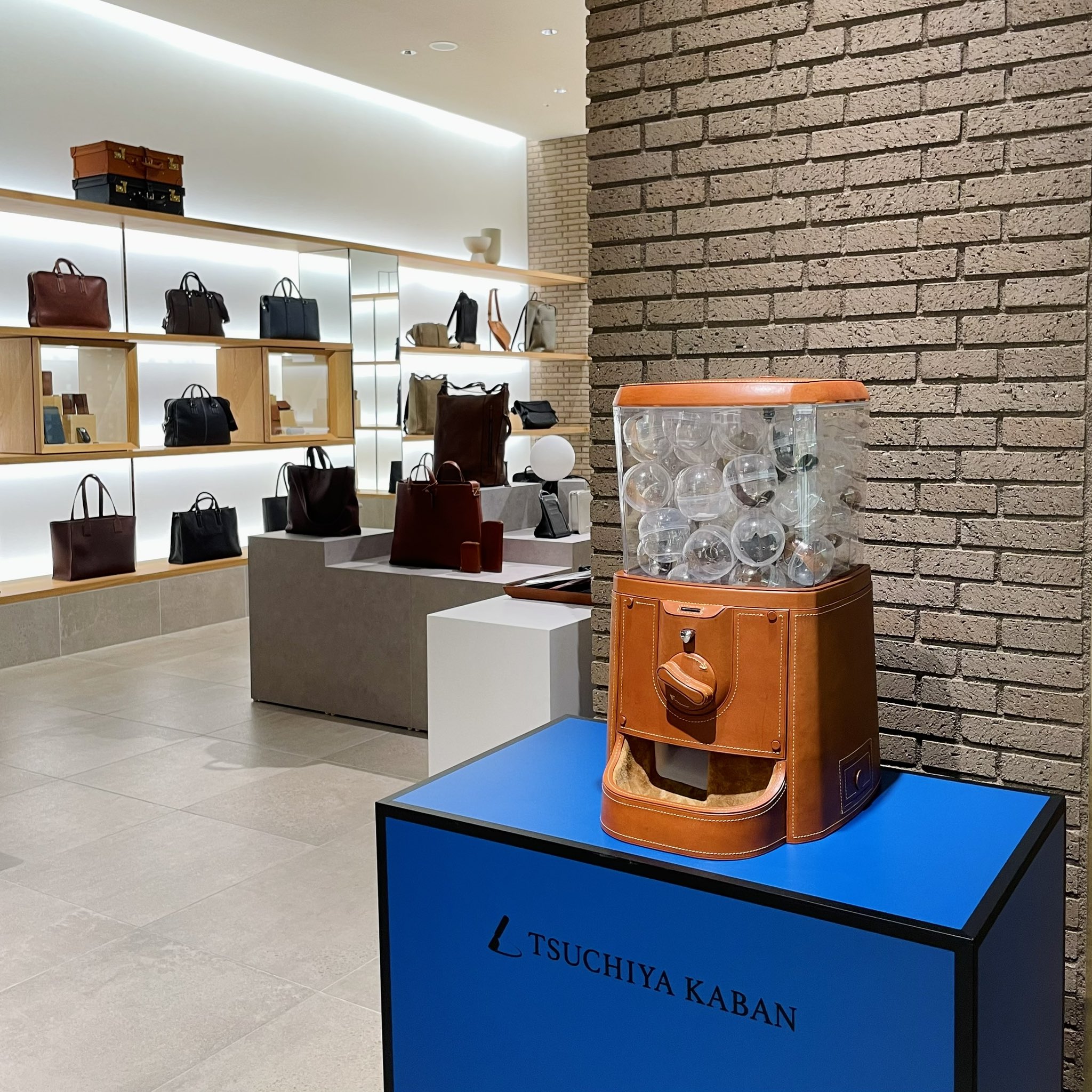 土屋鞄 京都店10周年特別限定色「金茶」ラージトート