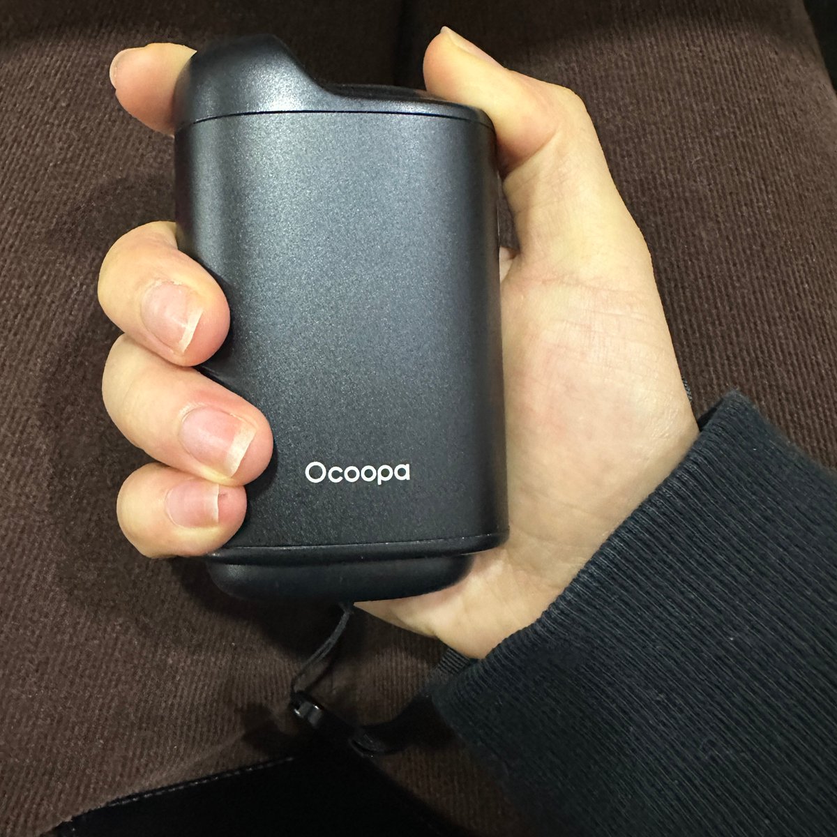 Phyllis67411326's tweet photo. I think #rechargeablehandwarmers are a eco-friendly and cost-effective choice in the long run. One of my favorite is the #Ocoopa Union 5s, the rechargeable hand warmers can provide warmth for several hours, making them #bestoutdoorproducts on chilly nights or cold mornings. https://t.co/bBxkwxylcb