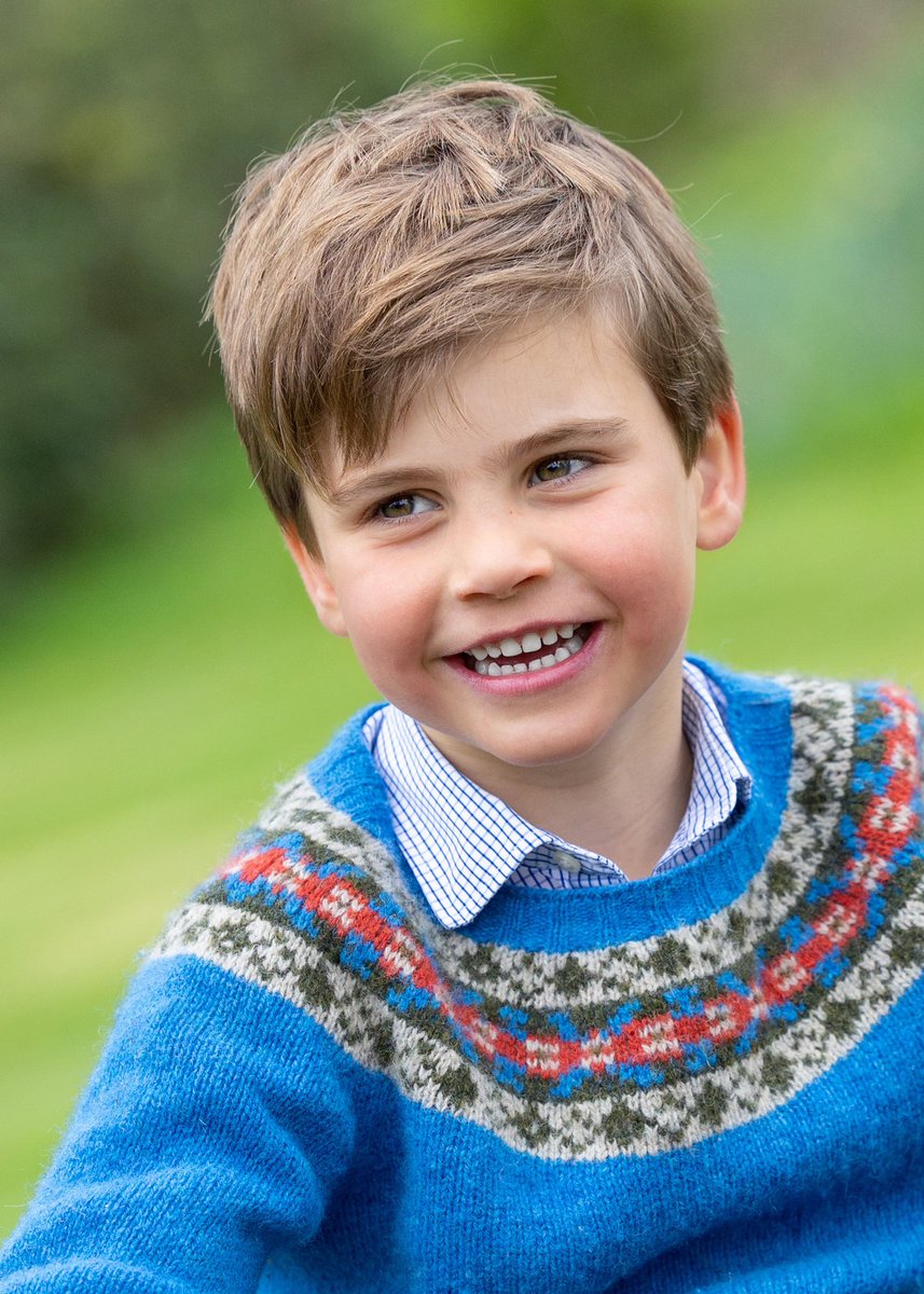 RoyalDickie's tweet photo. A very very happy fifth birthday to Prince Louis 🎁🎉🎂
📸 Millie Pilkington https://t.co/PmeipXxwis