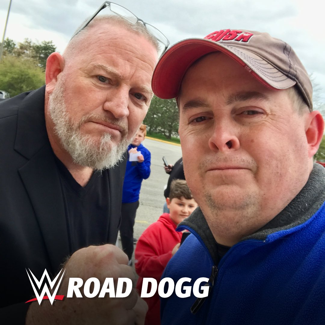 EricDoot's tweet photo. #WWE wrestlers arrive at @acwmc ahead of #WWESaturdayNightsMainEvent.
#WWEFortWayne #WWEFtWayne https://t.co/oIYKcpVv1r